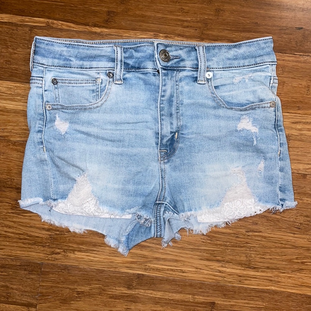 Light denim American Eagle shorts.